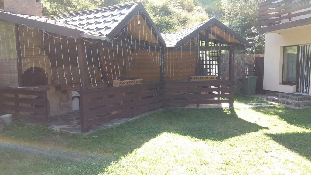 Casa Fulg De Nea Hotel Moeciu De Sus Eksteriør billede