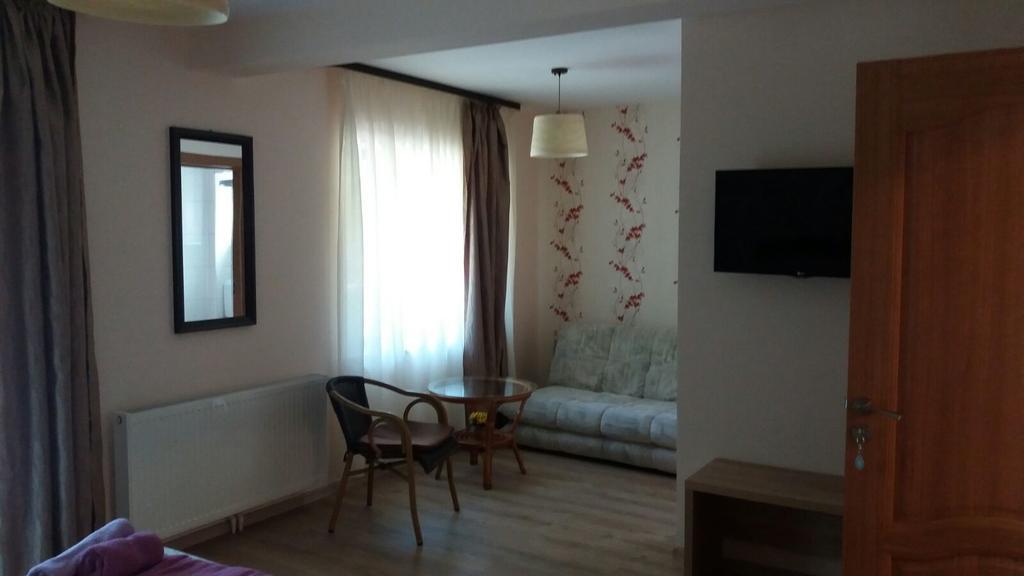 Casa Fulg De Nea Hotel Moeciu De Sus Eksteriør billede